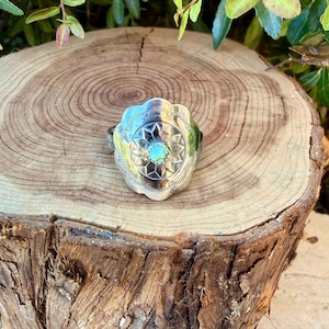 Turquoise Concho Sterling Silver Ring • Number 8 Turquoise • Southwestern Sunflower Band Bild 4