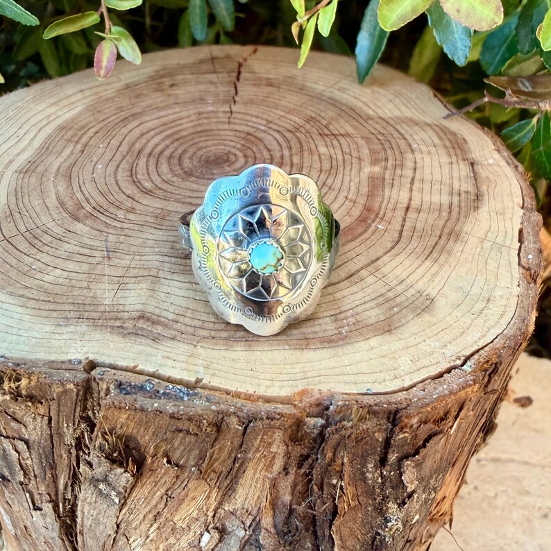 Turquoise Concho Sterling Silver Ring • Number 8 Turquoise • Southwestern Sunflower Band Bild 4
