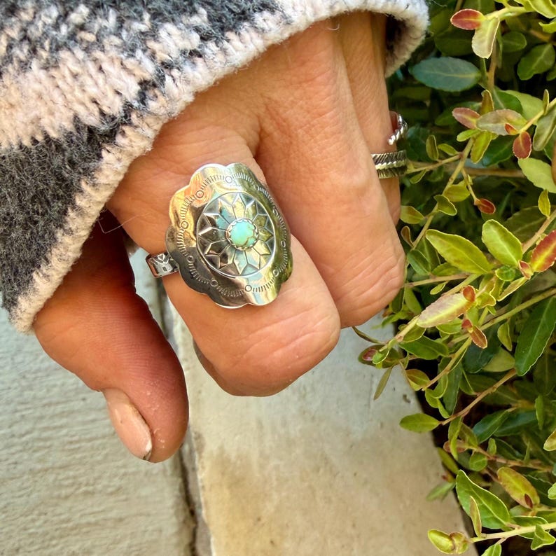 Turquoise Concho Sterling Silver Ring • Number 8 Turquoise • Southwestern Sunflower Band Bild 1