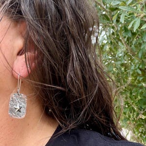 Boucles d'oreilles en cuivre et argent sterling avec étoile · Boucles d'oreilles pendantes martelées style western Lonestar image 11