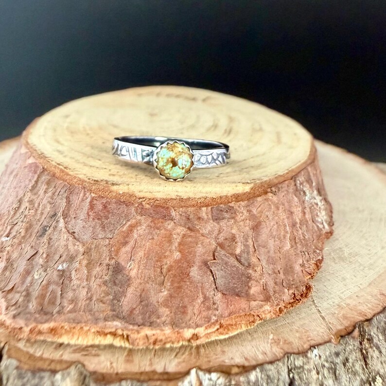 6mm Number 8 Turquoise Ring • Floral Sterling Silver Band • Southwest Jewelry image 5