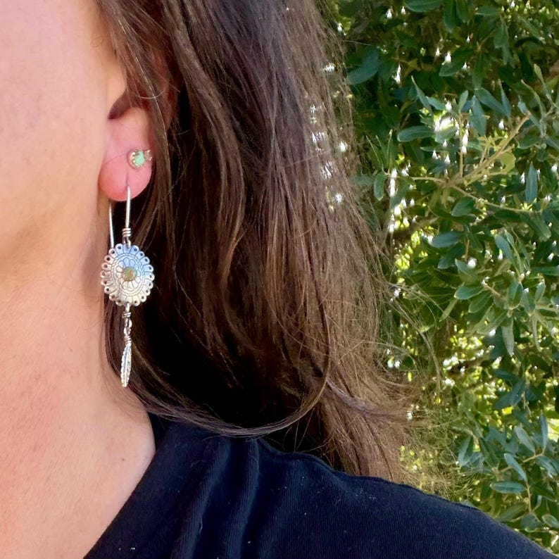 Boucles d'oreilles concho Kingman turquoise • Pendentif plume en argent sterling • Style sud-ouest image 5