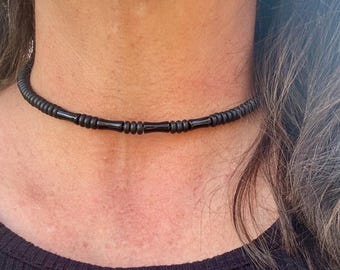 Chic Onyx Choker - Elegant Memory Wire Design Necklace