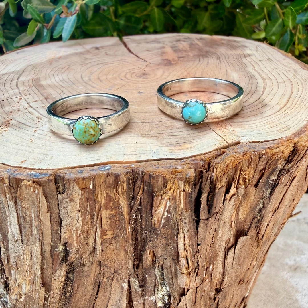 Kingman Turquoise Ring • Sterling Silver Band • 6mm Turquoise Cabochon ...