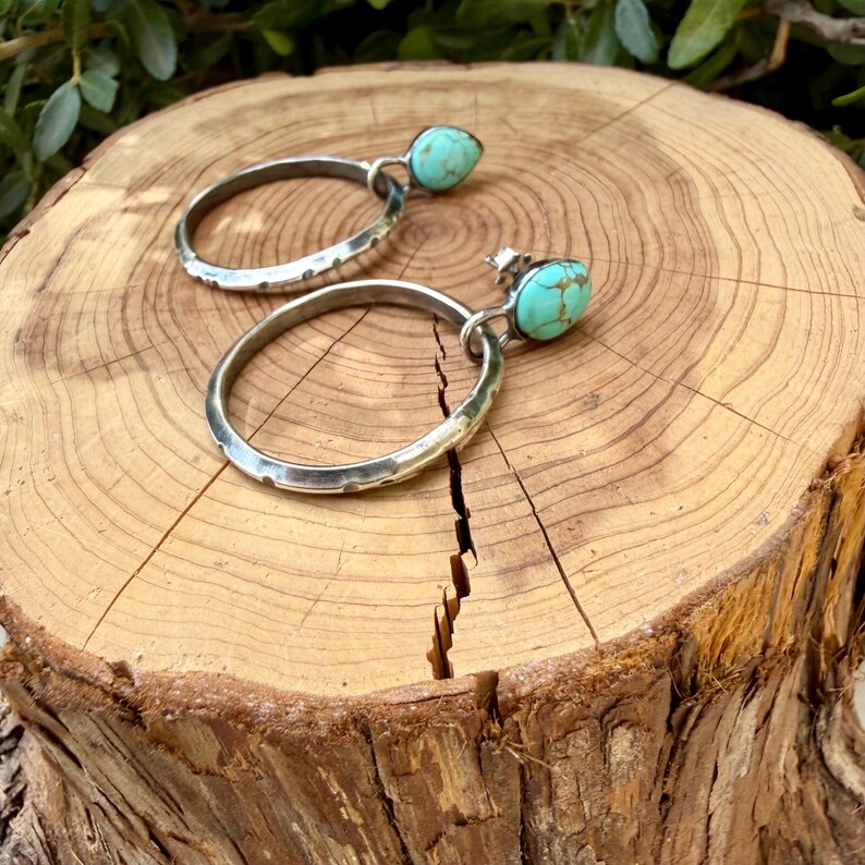 Sterling Silver Turquoise Hoop Post Earrings • 10x8mm Pear Number 8 Cabochon immagine 5
