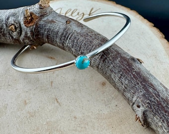 Brazalete de plata esterlina turquesa • Piedra preciosa de 6 mm • Delicada pulsera hecha a mano