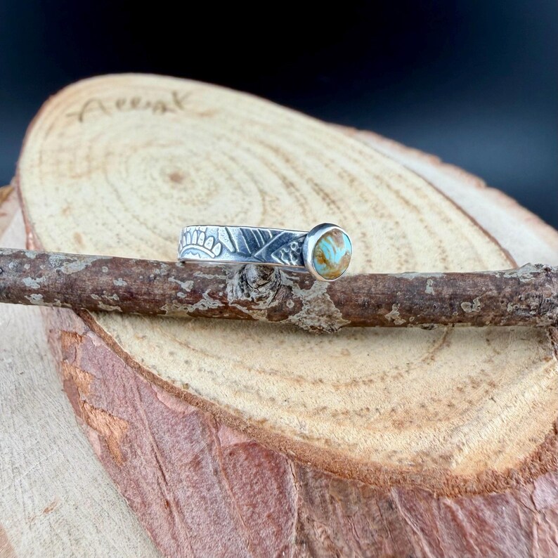 6mm Number 8 Turquoise Ring • Floral Sterling Silver Band • Southwest Jewelry Smooth
