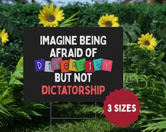 Skylt på gårdsplan för protest mot mångfald: Anti-MAGA, antifascism