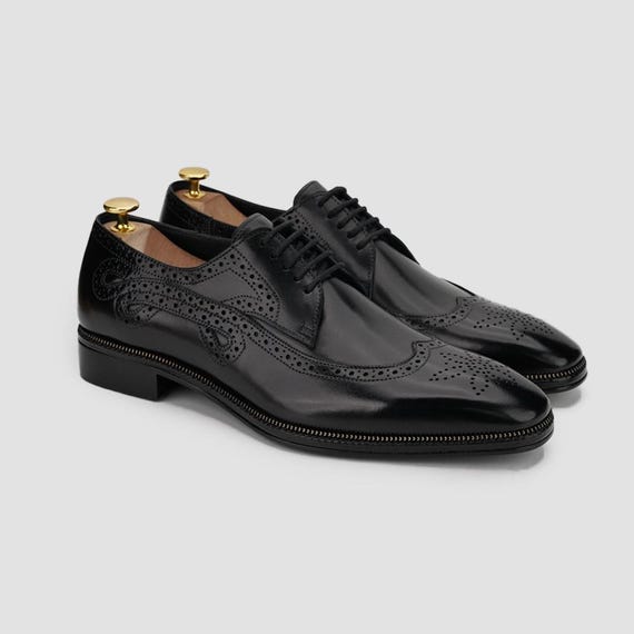 Handcrafted Calf Leather Derby Shoes: Formal Footwear with Patina Finish & Waxed Laces