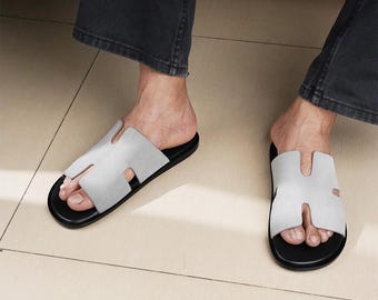 Pantuflas de ante para hombre: Sandalias planas hechas a mano con suela de cuero.