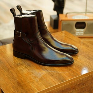 Handgjorda Chelsea-stövlar i kalvskinn: Klassiska höga herrstövlar för vardagsstil