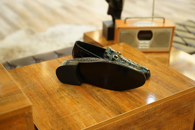 Handcrafted Men’s Crocodile Shoes – Elegant Handmade Men’s Leather Formal Shoes in Black image 4