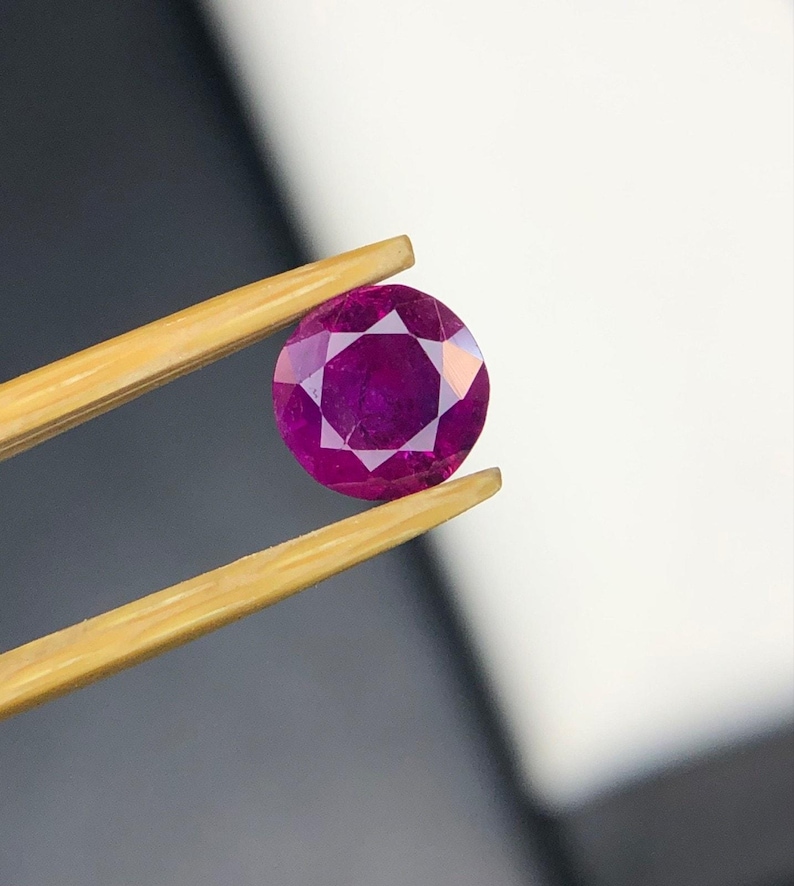 0 65 CT Natural Ruby Untreated Purplish Red Color Round Shape Faceted 0-65-ct-natural-ruby-untreated-purplish-red-color-round-shape-faceted