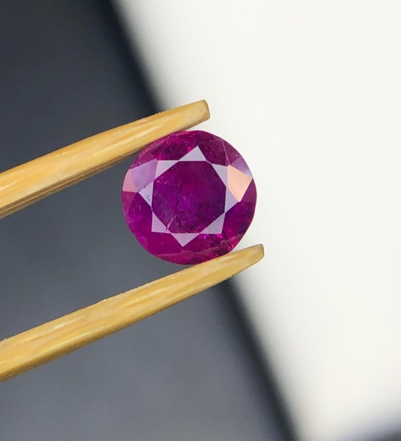 0 65 CT Natural Ruby Untreated Purplish Red Color Round Shape Faceted 0-65-ct-natural-ruby-untreated-purplish-red-color-round-shape-faceted
