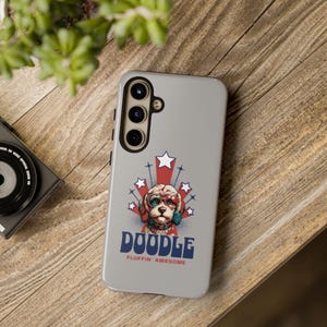 Skal till Samsung Galaxy eller Google Pixel med doodle, Labradoodle Golden Doodle, Ausiedoodle, Bernedoodle, Cavapoo, present till hundägare med doodlemotiv