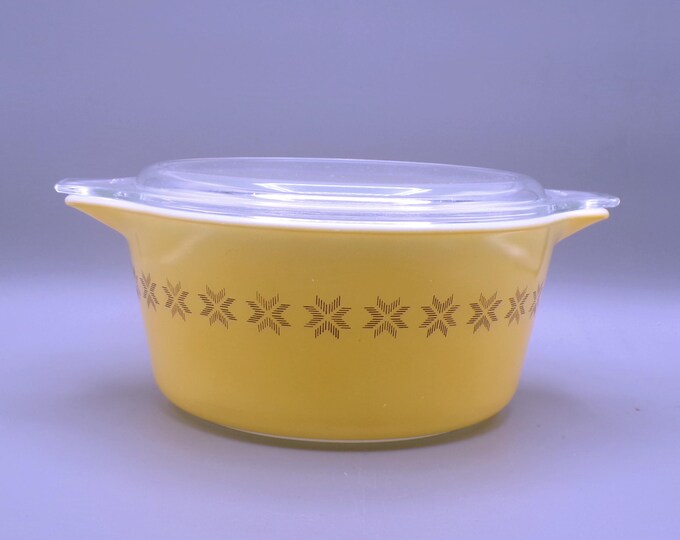 Vintage Kitchen/Cook Ware, Casserole, Pyrex, Town and Country, 1 1/2 Quart, 2nd Design #474, 1963 - 1967