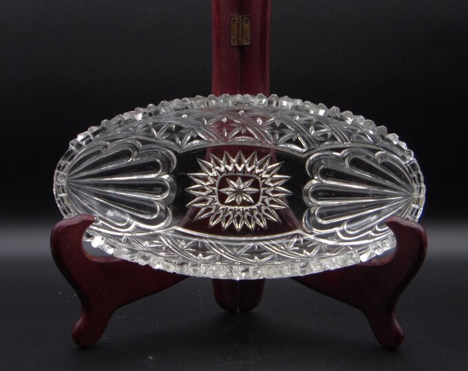 Early American Pressed Glass Olive/Pickle/Relish Dish; Hobbs Brockunier & Co Hobbs Brockunier No 102 (OMN) a/k/a Maltese And Ribbon 1886