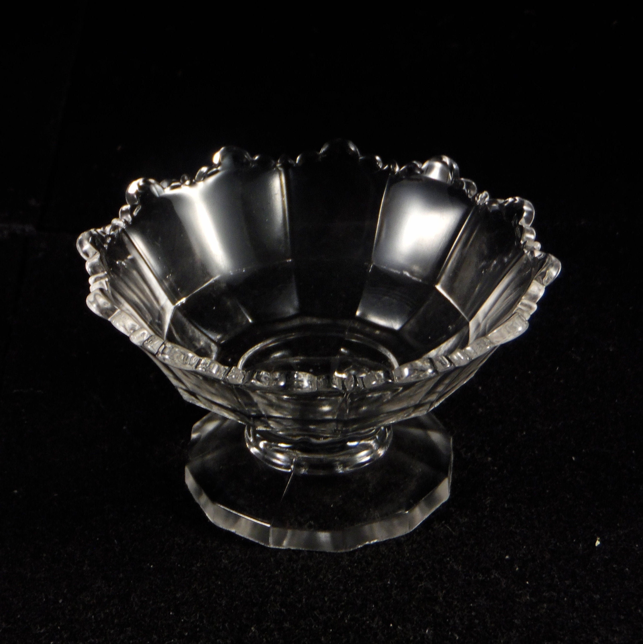 Early American Pressed Glass Individual Berry Bowl, Duncan