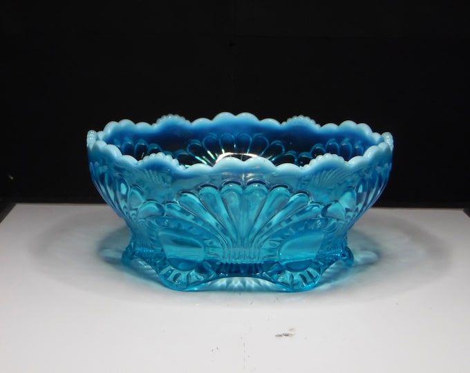 Early American Pressed Glass Master Berry Bowl, Jefferson Glass Company, Jefferson #212; Tokyo (OMN) intro 1905