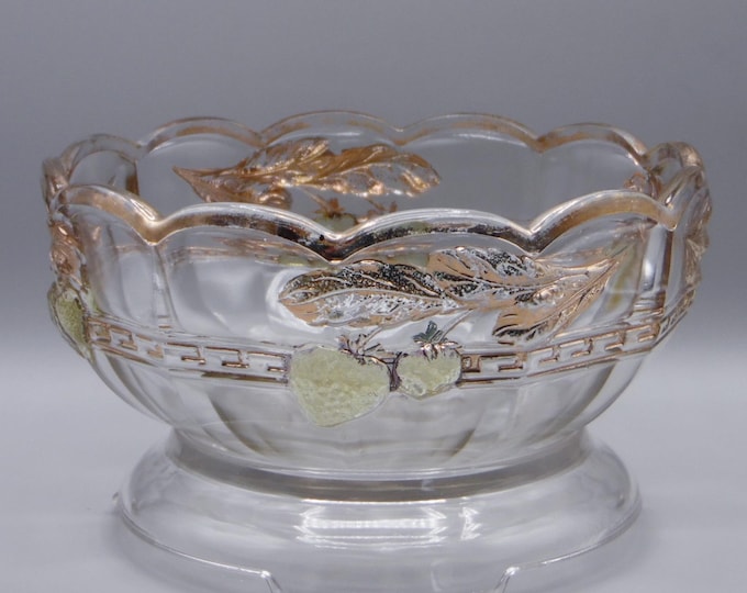 Early American Pressed Glass Master Berry Bowl, Indiana Glass Co, Indian #127 (OMN) a/k/a Paneled Strawberry; Strawberry w/Roman Key Band