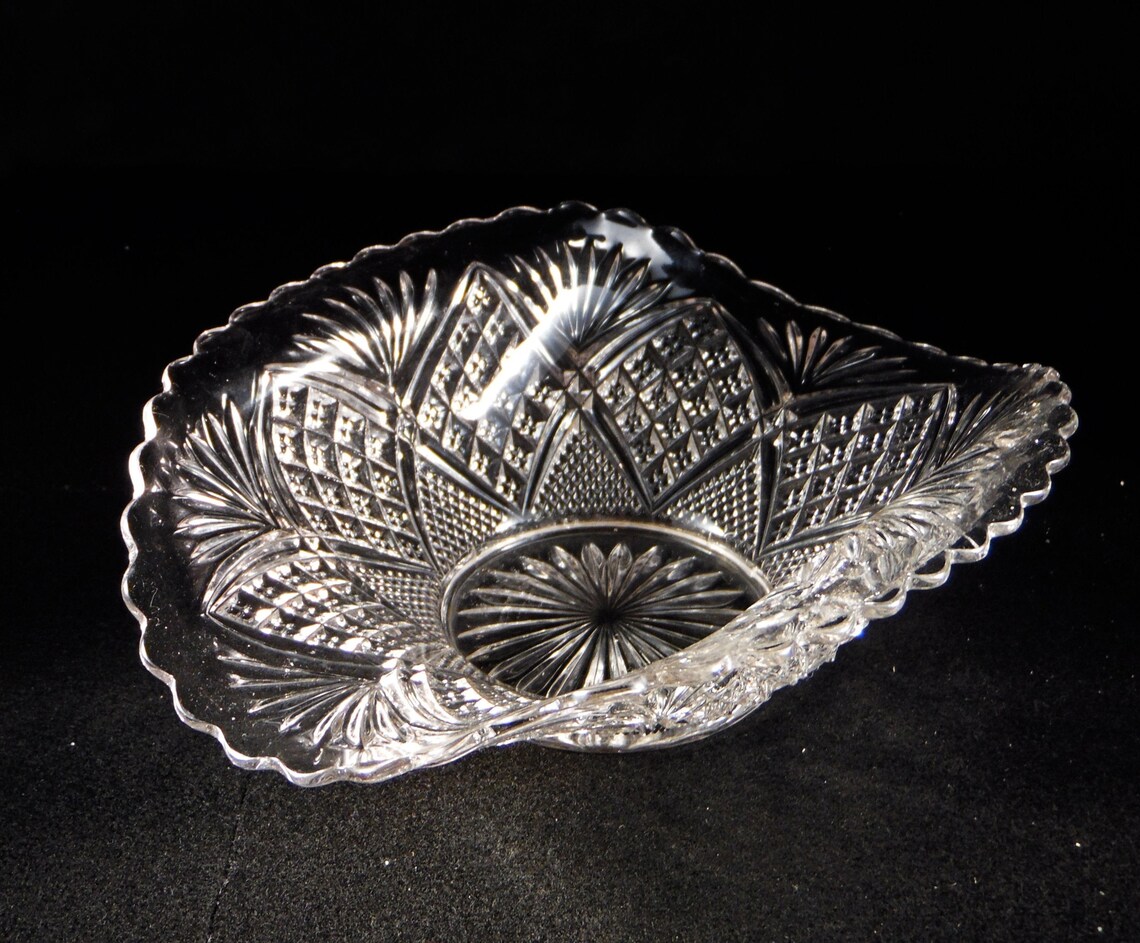 Early American Pressed Glass Bowl Tarentum Glass Co Virginia Etsy