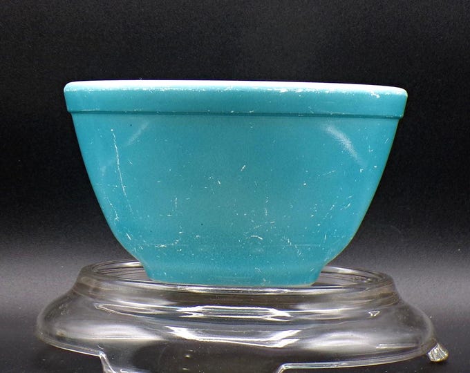 Vintage Kitchenware Mixing Bowl. Pyrex, Primary Colors, Blue, #401, 1 1/2 Pint, First Period, 1945 - 1949