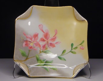 Porcelain Plate, Haviland, Limoges, France, Hand Painted Pink Lilies, Napkin Fold, 1876 - 1899