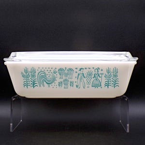 Vintage Pyrex Butterprint Refrigerator Box: Turquoise on White, 1.5 Quart