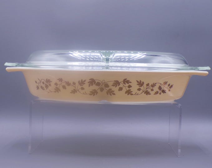 Vintage Kitchenware, Pyrex, Golden Acorn, aka Golden Acorn on Ivory; Golden Touch; 1960 - 1963