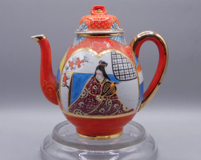 Porcelain Tea Pot, Maruku China, Japan, Satsuma Ware 1940s