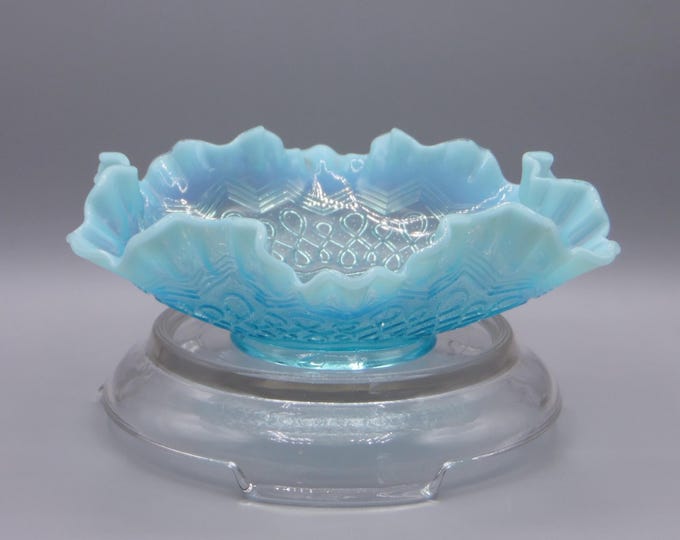 Early American Pressed Glass Bowl, Jefferson Glass Company, Jefferson #0247 (OMN) aka Many Loops, 1907