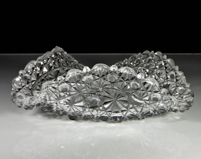 Early American Pressed Glass Novelty Shaped Dish, United States Glass Company (Hobbs, Brockunier) HB #101 (OMN) AKA Daisy And Button; Star