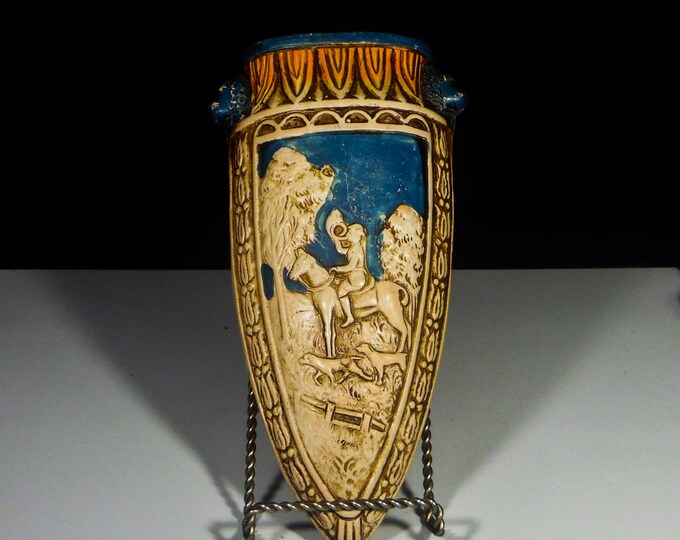 Chalkware Wall Pocket, Unknown Japanese Maker. Spear Head Shape, Hunt Scene Sounding The Horns, 1920s/30s
