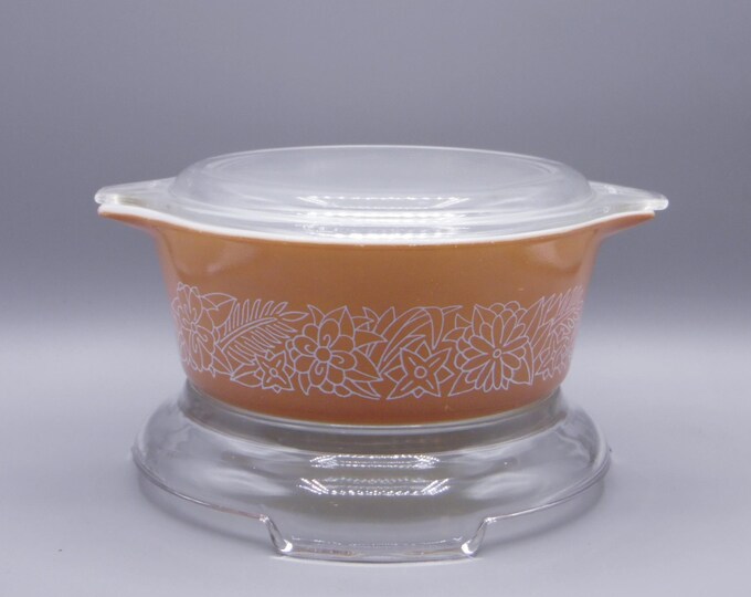 Vintage Cookware/Kitchenware, Casserole, Bake and Serve, Pyrex, Woodland, White over Tan, 1978 - 1983