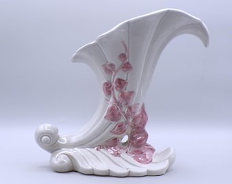 Pottery Vase, Cornucopia Form, Redwing Pottery, #1098 1936 - 1967