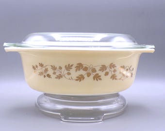 Vintage Kitchenware Oval Casserole, Pyrex, Golden Acorn, 1960 -1963