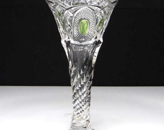US Glass New Hampshire Green Stained Bud Vase: 1903 Trumpet Shape