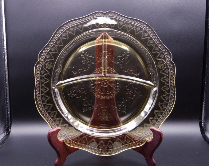Depression Glass Grill Plate Federal Glass Company, Patrician a/k/a Spoke Amber 1933 - 1937