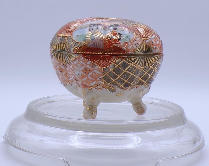 Porcelain Hair Receiver, Japanese, Unknown Maker, Satsuma, Meiji Period, 1900-1910