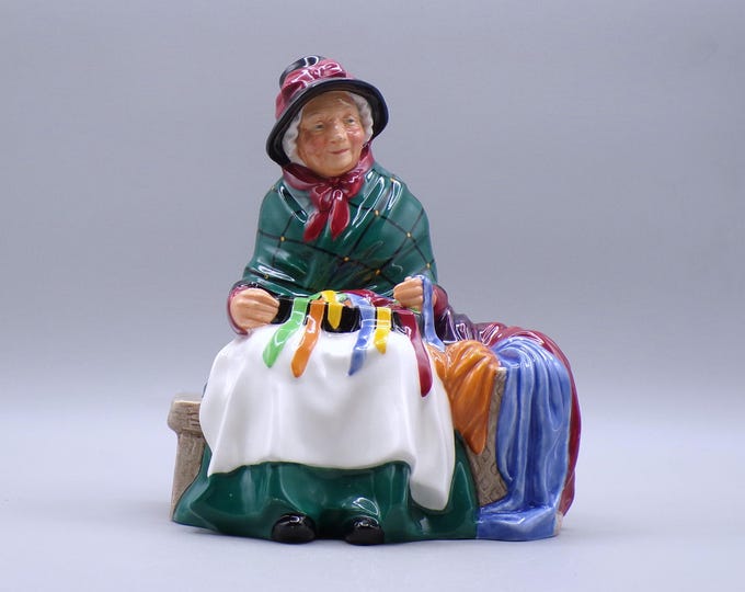 Porcelain Figurine Royal Doulton Pottery, Silks and Ribbons, HN 2017 1949 - 2001