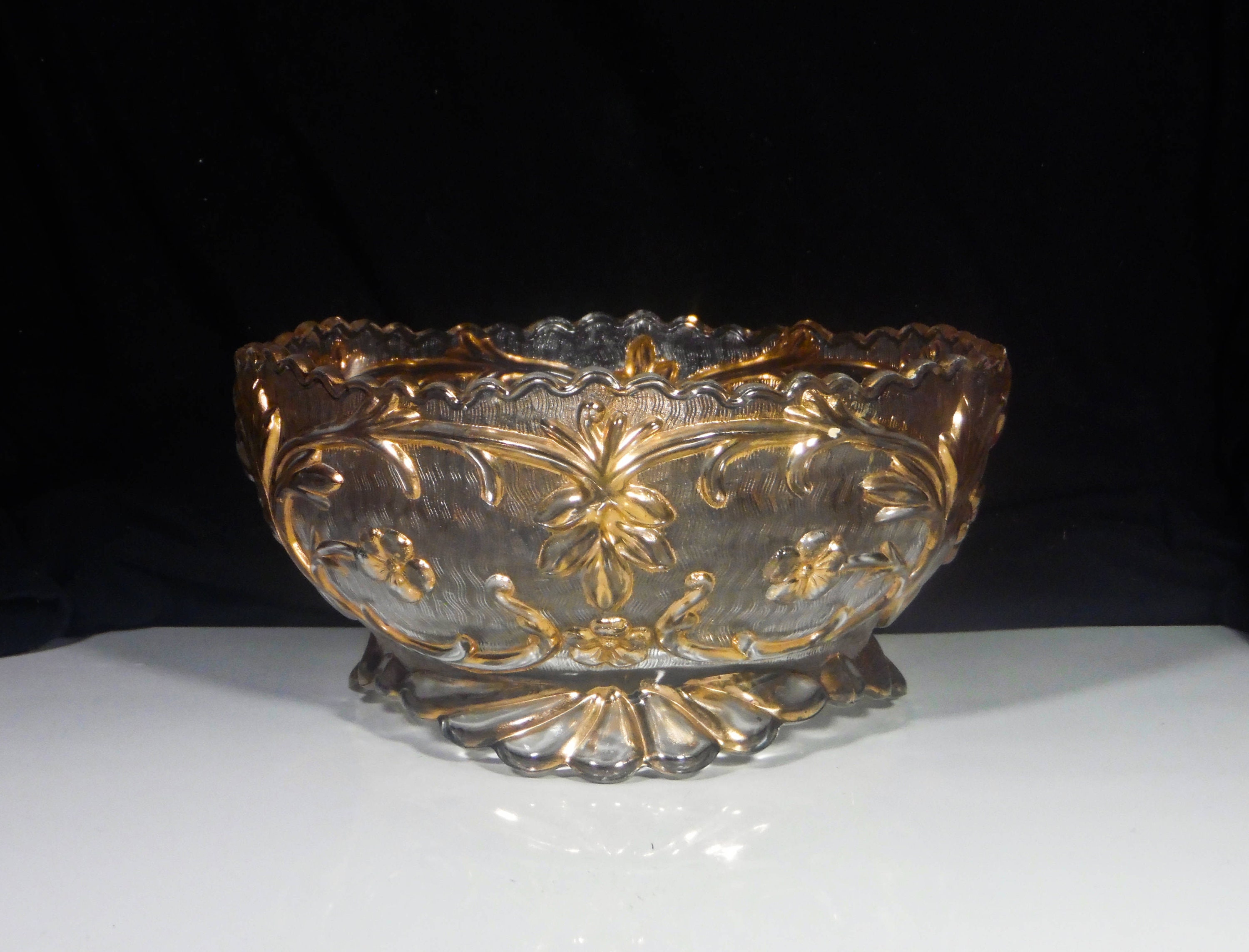 Early American Pressed Glass Master Berry Bowl, Beaumont Glass Company