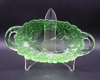 Depression Glass Pickle Dish, Indiana Glass Company, #601, Avocado, Green, 1923 - 1933