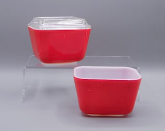 Vintage Kitchenware, Refrigerator Dish, Pyrex, Primary Colors, Red, #501, 1 1/2 Cup 1947 - 1960