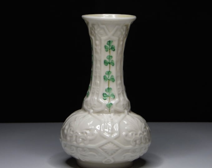 Porcelain Spill Vase, Belleek Porcelain, Ireland, Shamrock, Dalraida mold, 5th Mark, 1955 - 1965