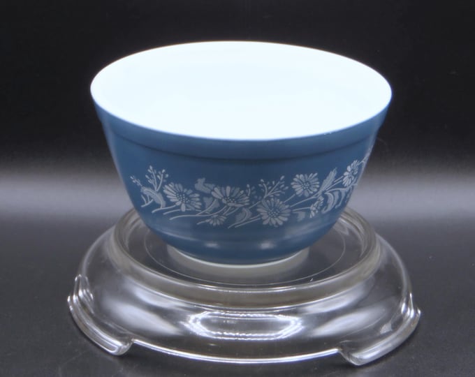 Vintage Kitchenware Mixing Bowl #401 750ml, Pyrex, Colonial Mist, White on Blue, 1983-1986