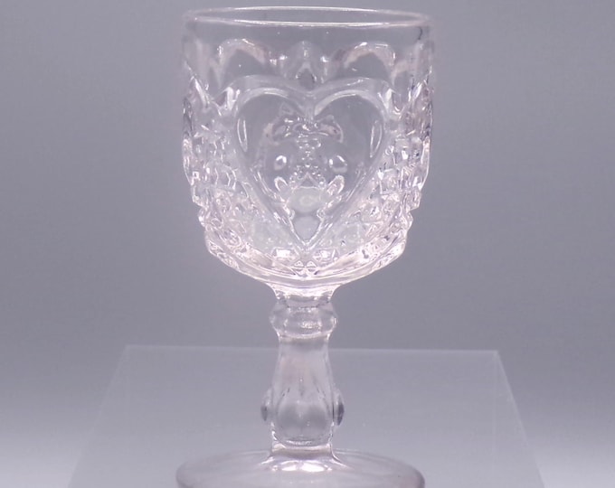 Early American Pressed Glass Wine Glass, Tarentum Glass Company, Hartford (OMN) aka Heart with Thumbprint, introduced 1899