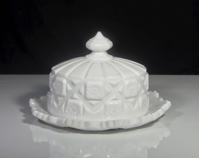 Vintage Glass/Milk Glass Cheese Dish With Cover, Westmoreland Glass Copany, Old Quilt, 1940 - 1984