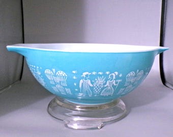 Vintage Kitchenware Mixing Bowl, Pyrex, Butterprint, White on Turquoise, 1957 - 1968