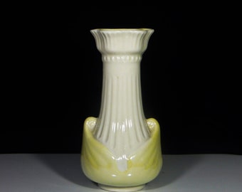 Porcelain Vase, Belleek Ireland, Moore, 6th Green Mark 1965 - 1980