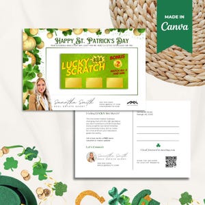 Peut inclure: Une carte postale verte et dorée avec des trèfles et des pièces d'or. La carte postale comporte un jeu à gratter avec le texte "Lucky Scratch" et une section bonus qui dit "Match all 3 and win". La carte postale est pour un agent immobilier et comprend ses coordonnées.